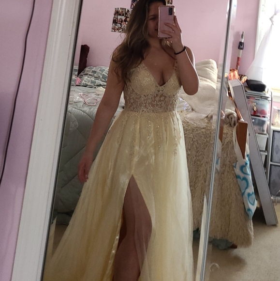 Blondie Nites, pale yellow formal prom dress, Junior size 13 - Picture 2 of 6